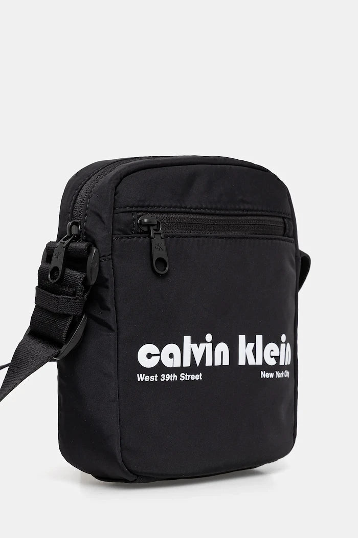 Чанта през рамо Calvin Klein