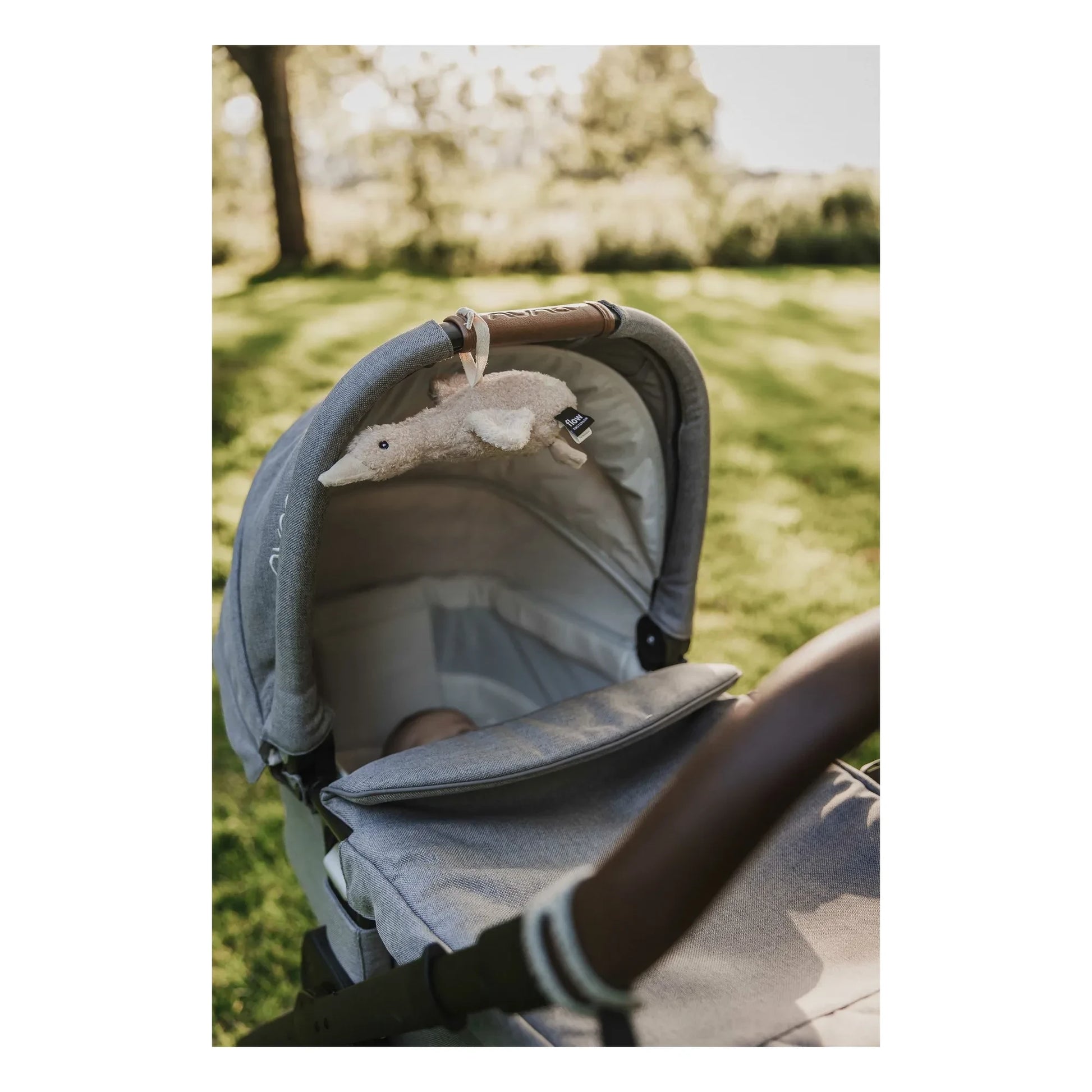 Flow - Liva white noise nomad plush | Oats