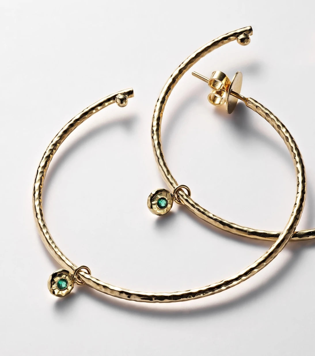 Octavia Elizabeth - Nesting Gem Medium 18kt gold hoop earrings with emeralds