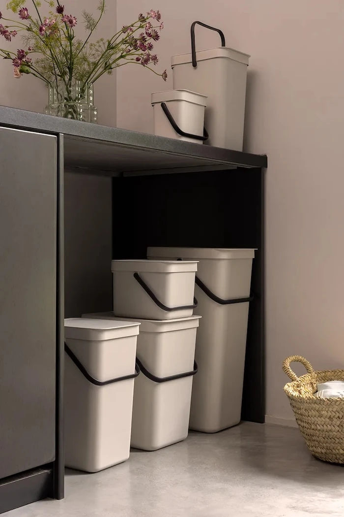 Brabantia plastik çöp kutusu 12 l