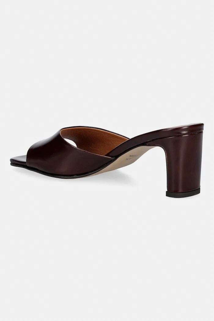 Кожени чехли Jonak DERIVE CUIR Marron foncé