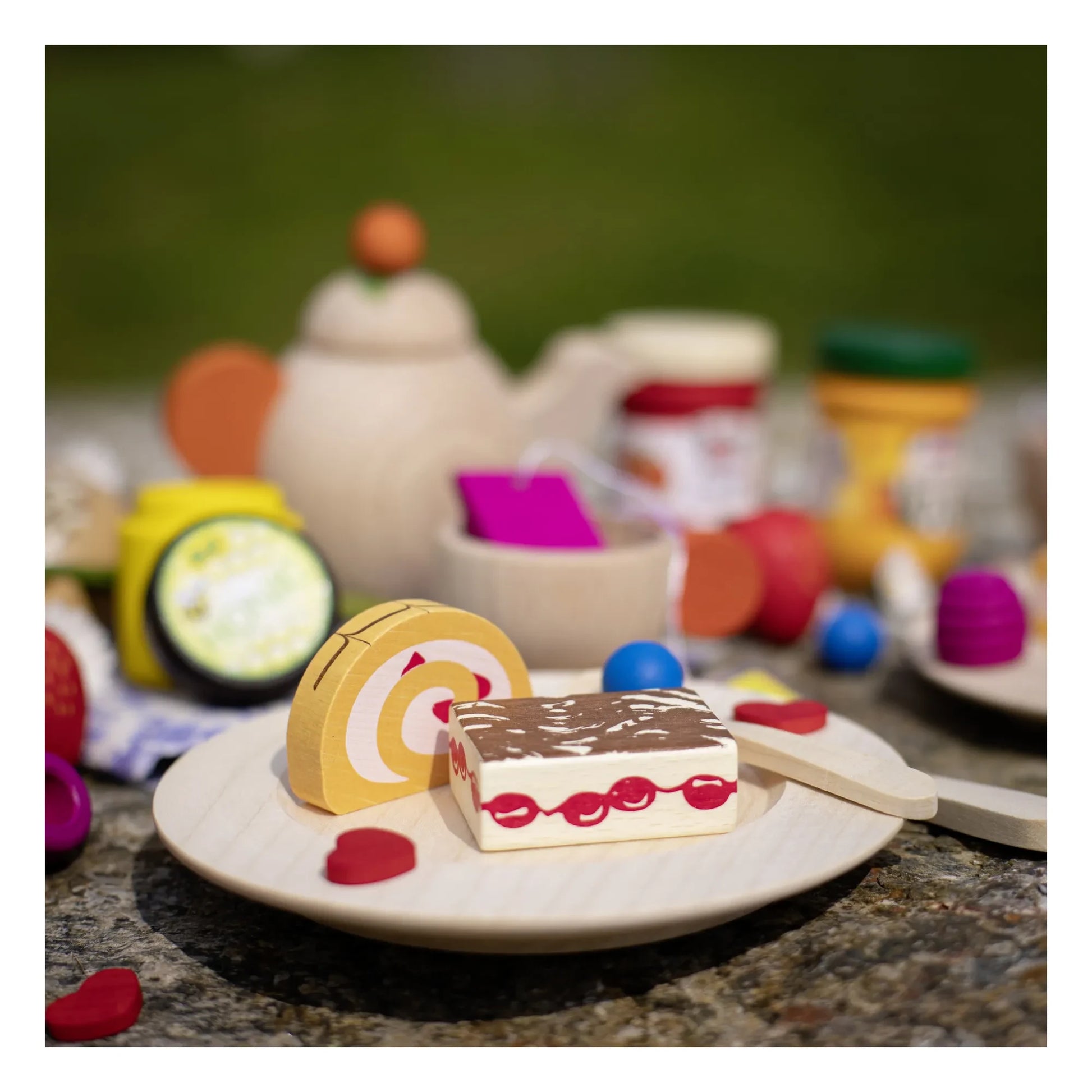 Erzi - Tin of Pastries - 5 Pieces