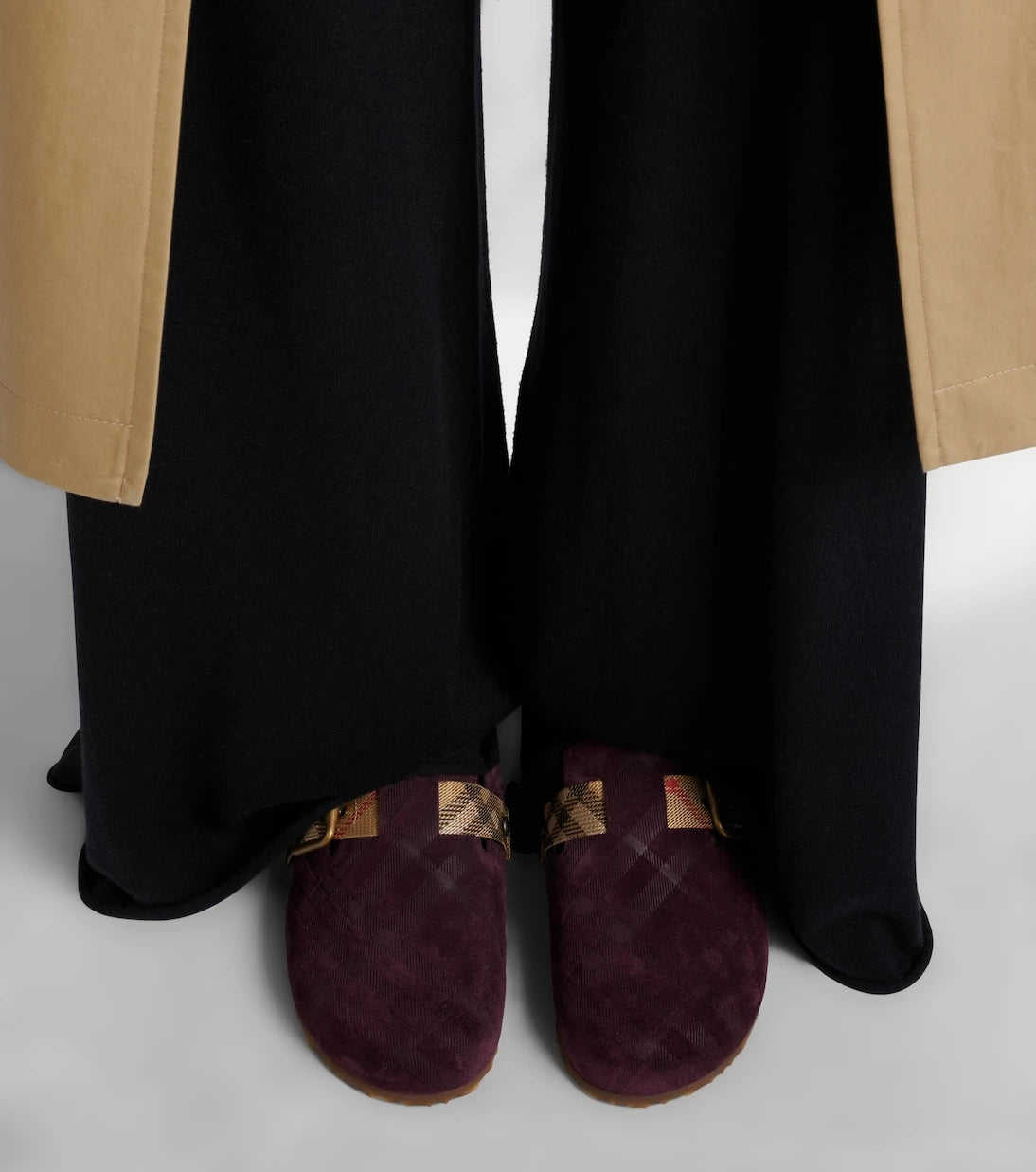 Burberry - Urchin suede clogs