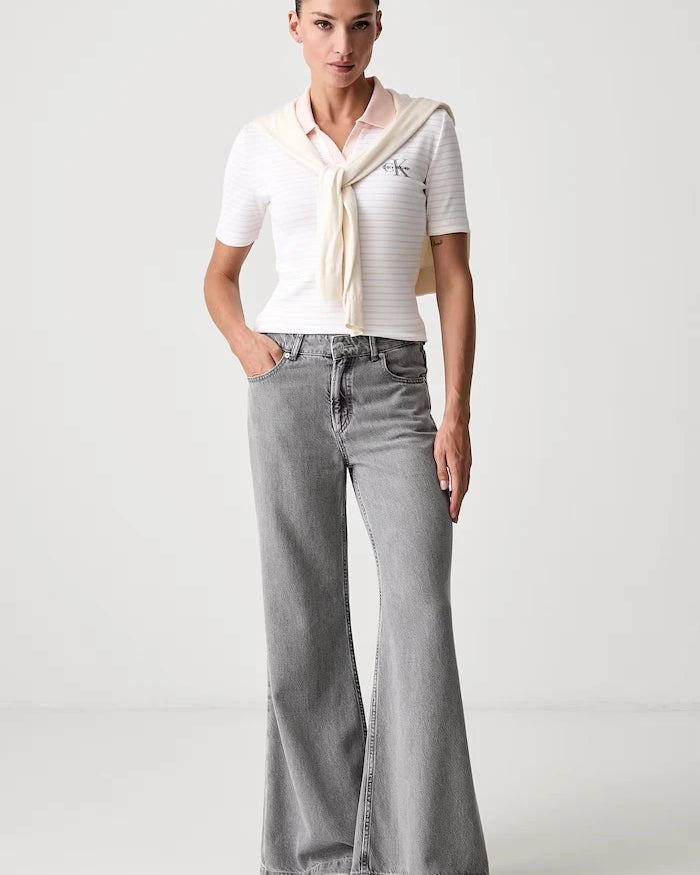 Calvin Klein Jeans yakalı kadın tişörtü