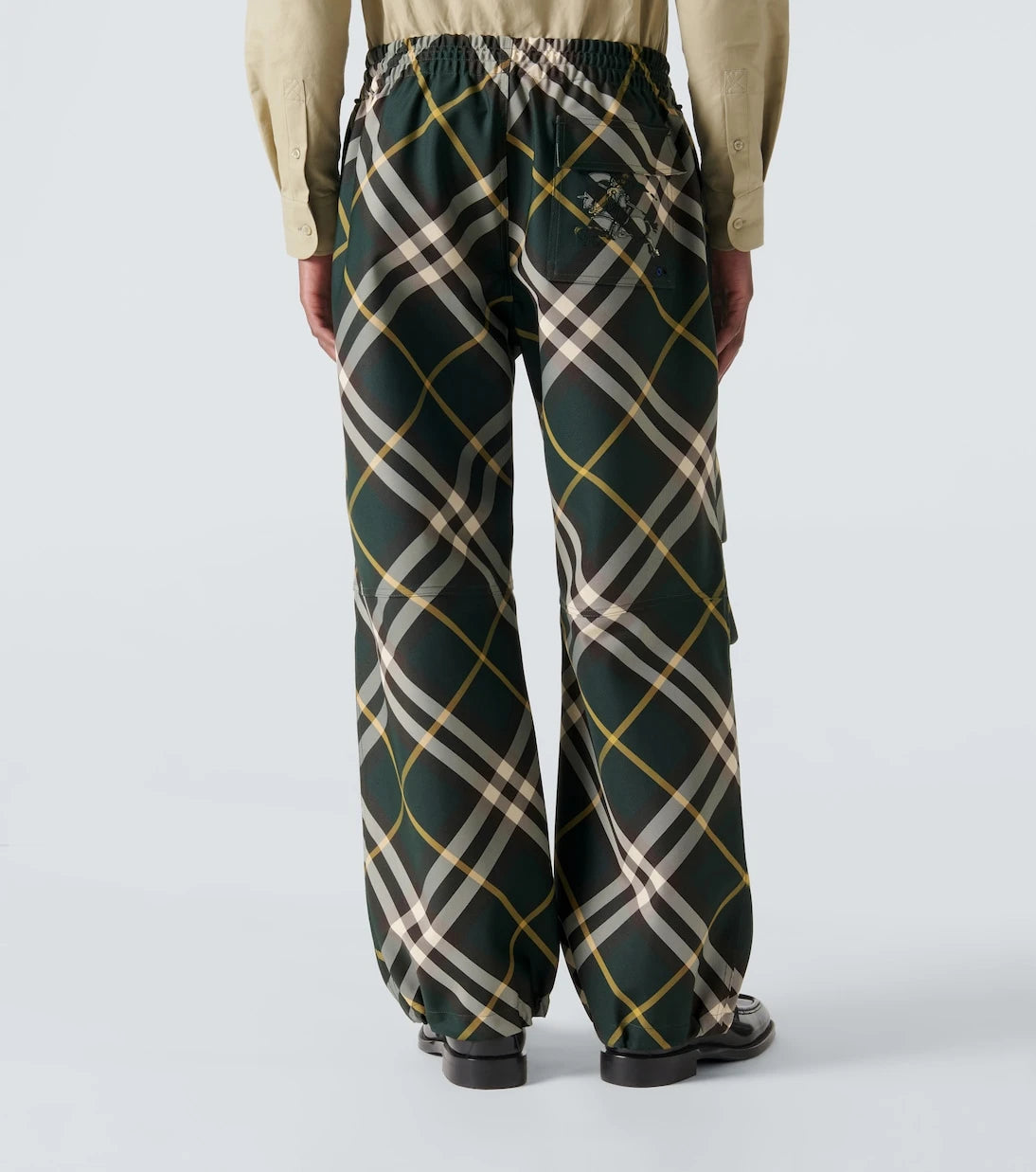 Burberry - بنطلون بربري بقصة أرجل واسعة ونقشة كاروهات