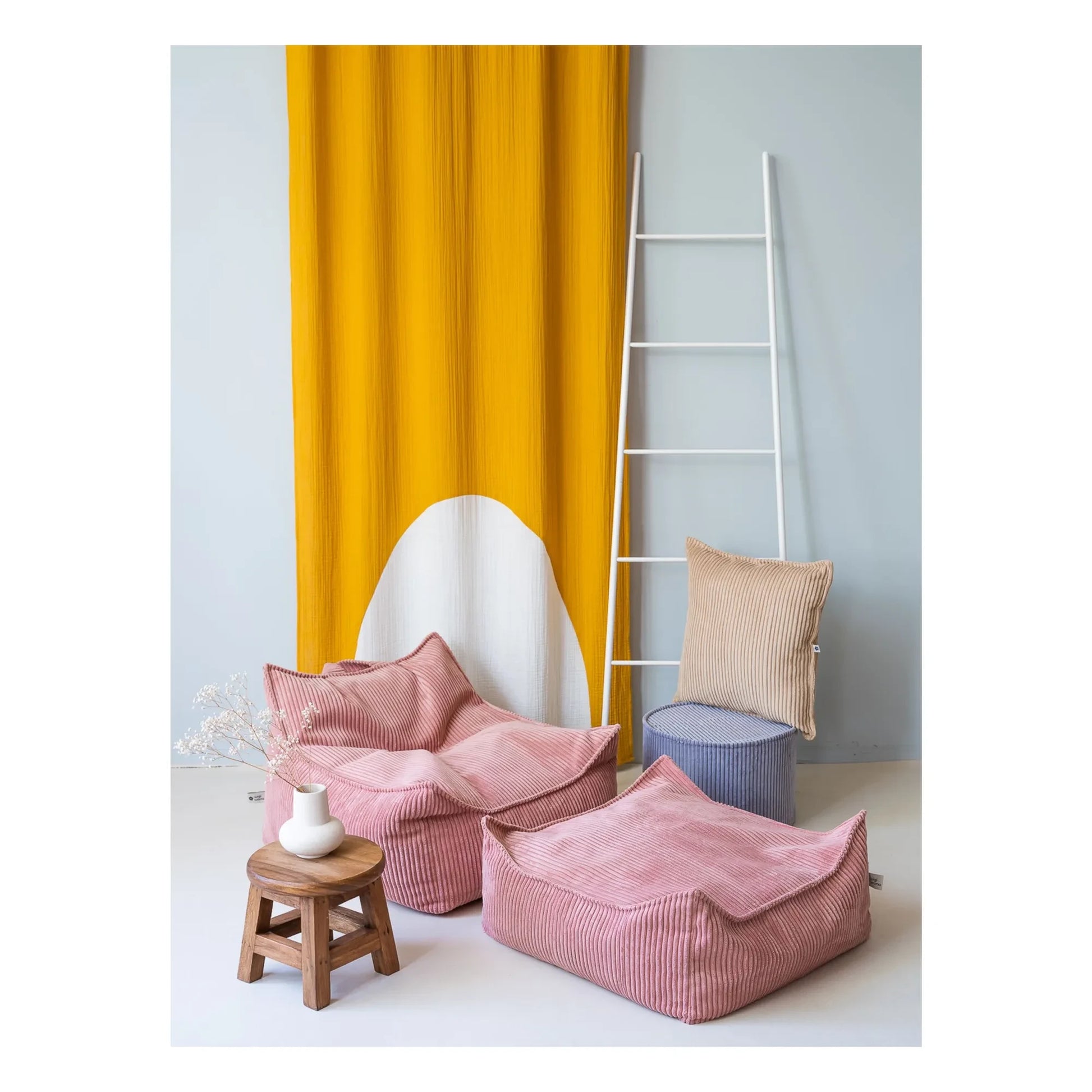 Wigiwama - Corduroy armchair | Pink