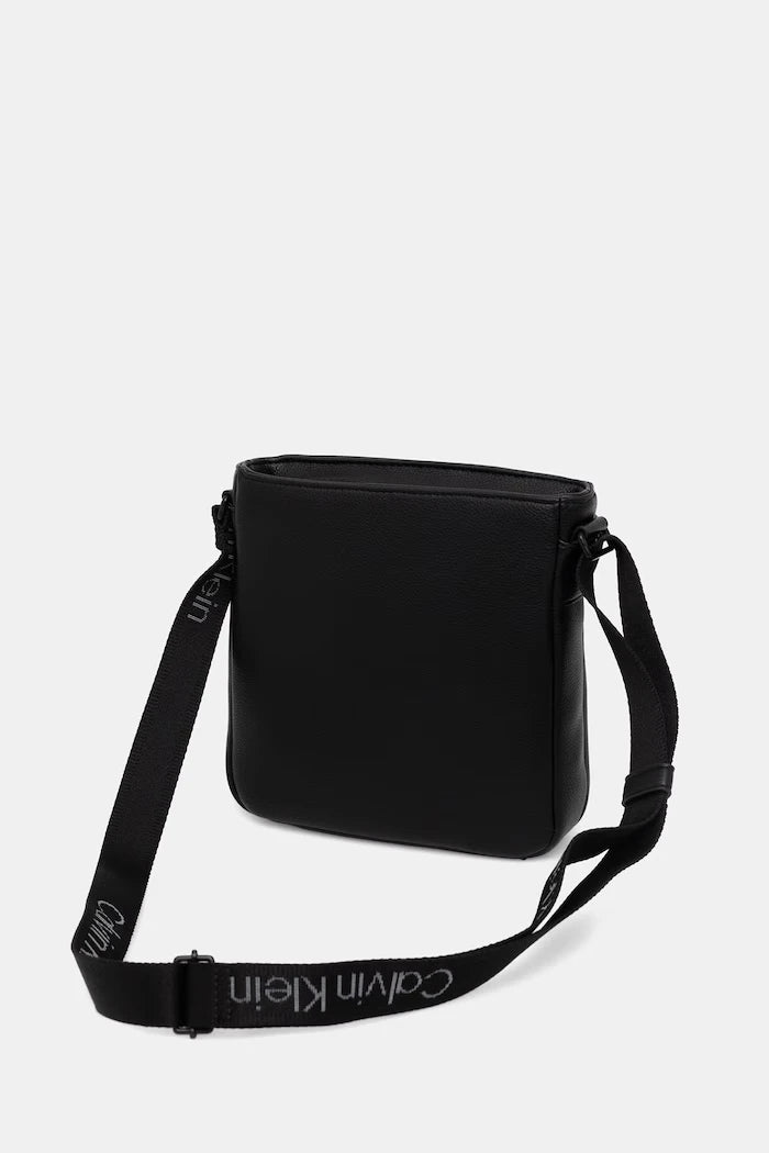 Calvin Klein erkek suni deri omuz çantası