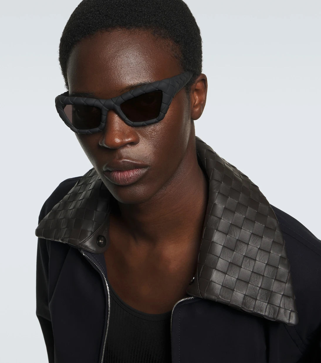 Bottega Veneta - نظارة شمسية مستطيلة بتصميم Intrecciato