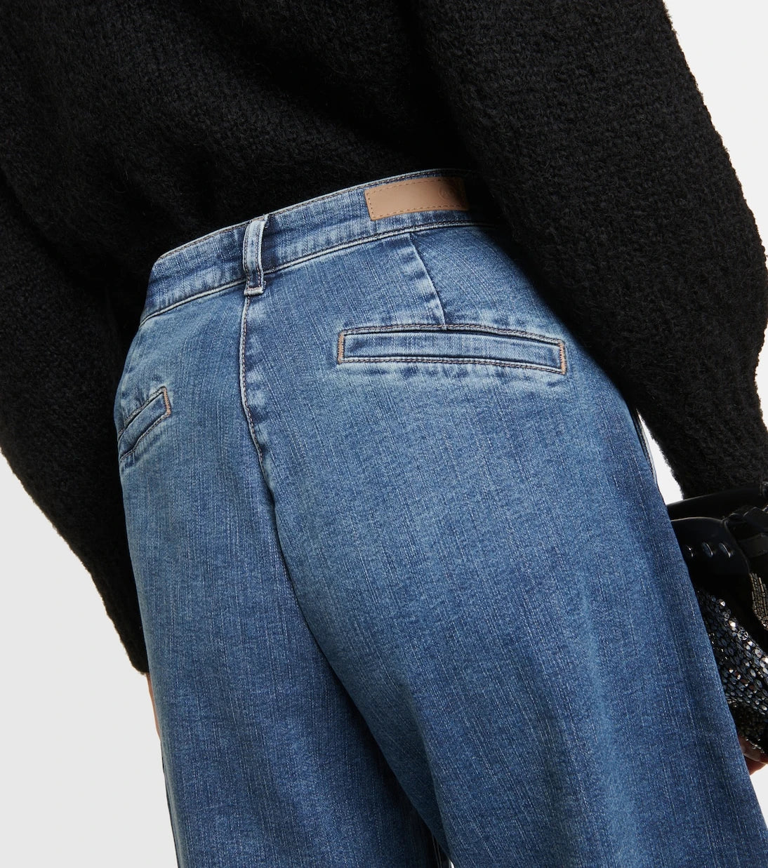 AG Jeans - بنطلون جينز ستيلا بقصة ساق واسعة وخصر عالٍ