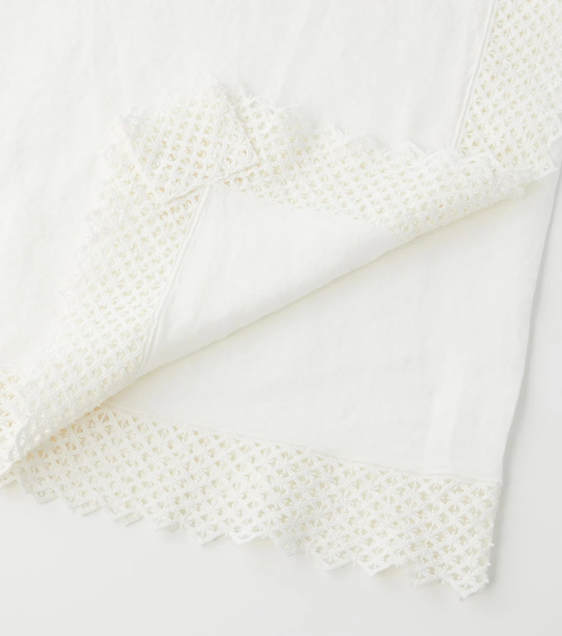 Once Milano - Macramé linen tablecloth