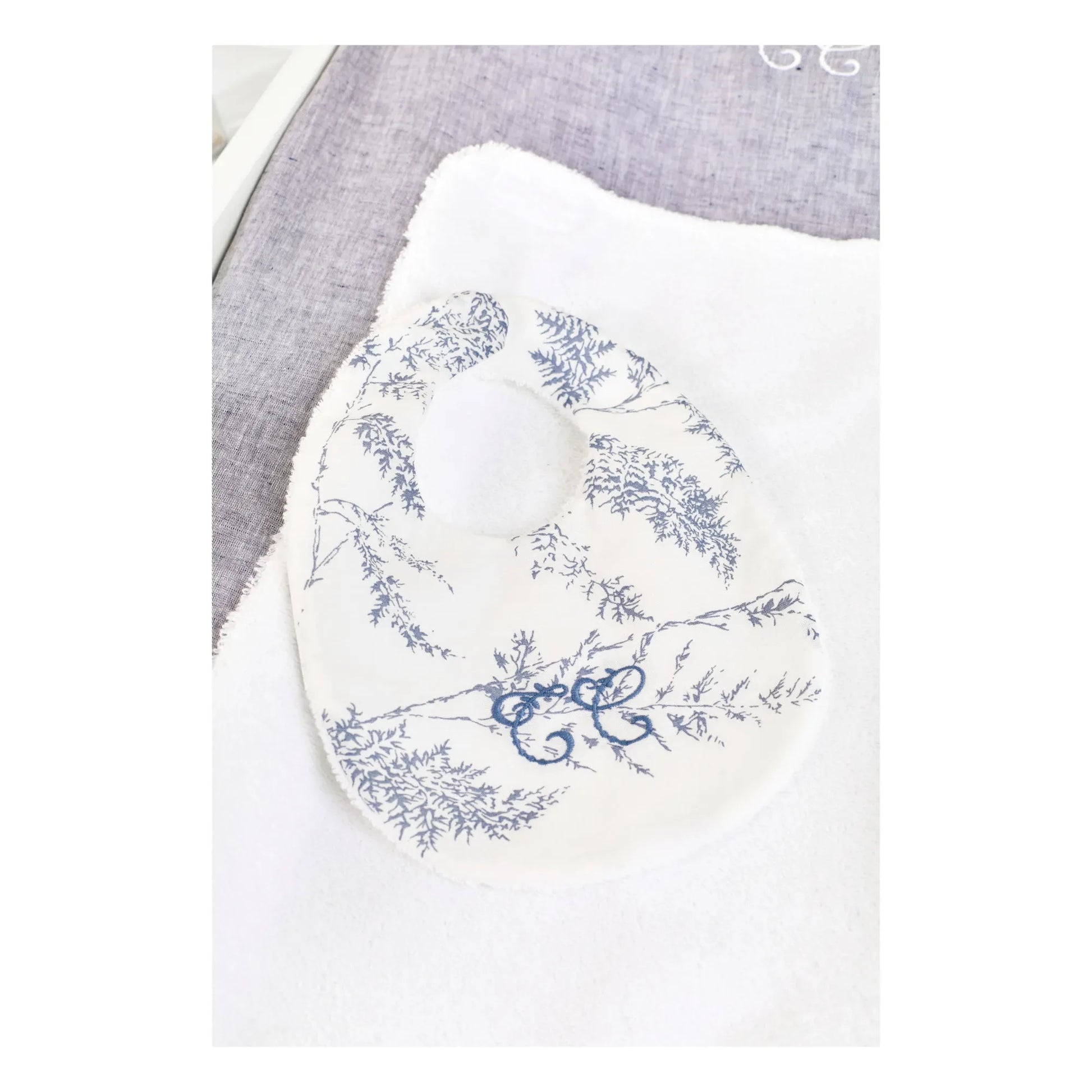 Tartine et Chocolat - Foliage Bib | Navy blue