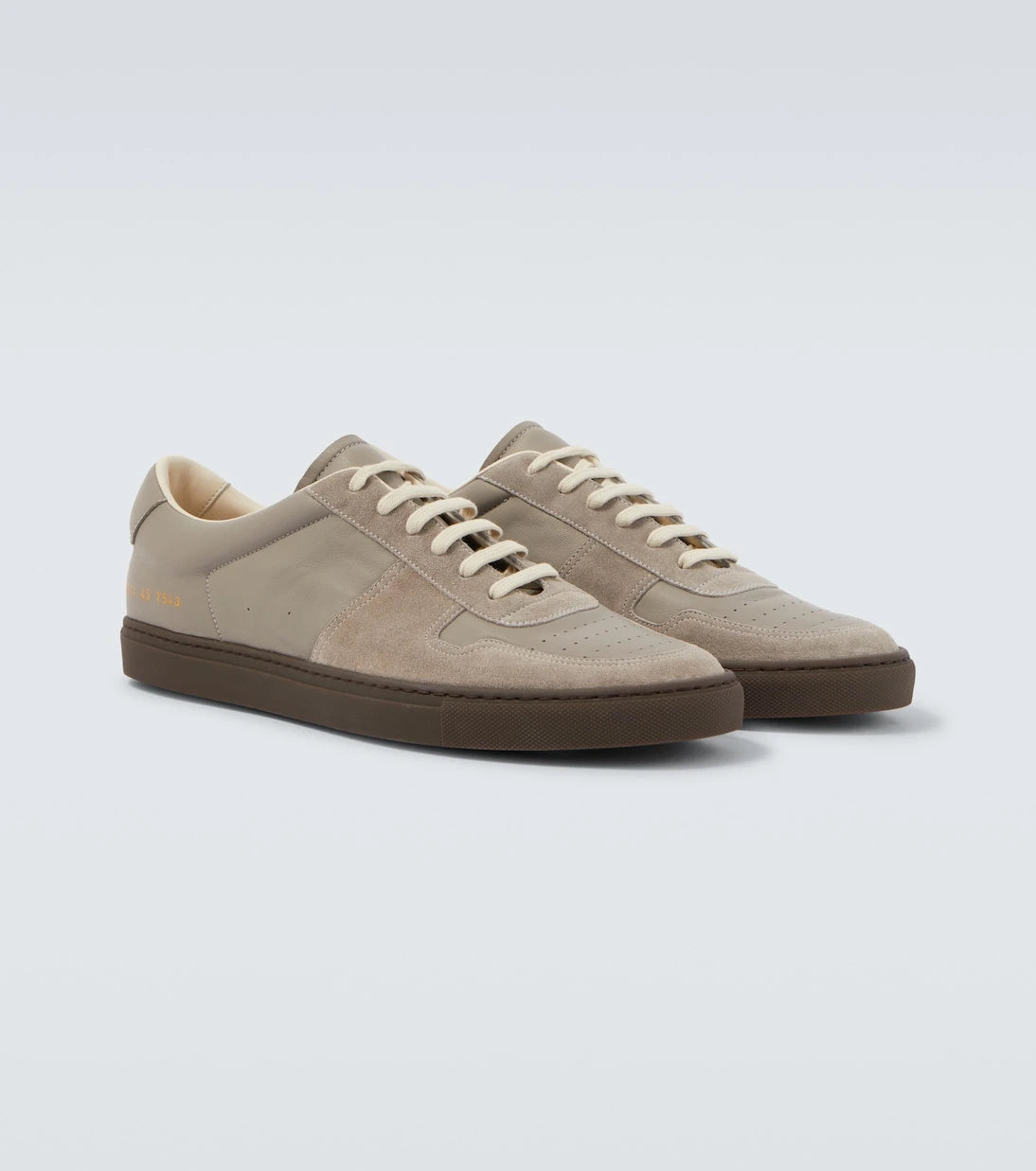 Common Projects - حذاء رياضي Achilles من الجلد والجلد السويدي