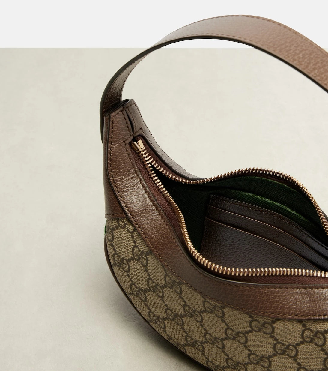 Gucci - حقيبة كتف أوفيديا صغيرة GG