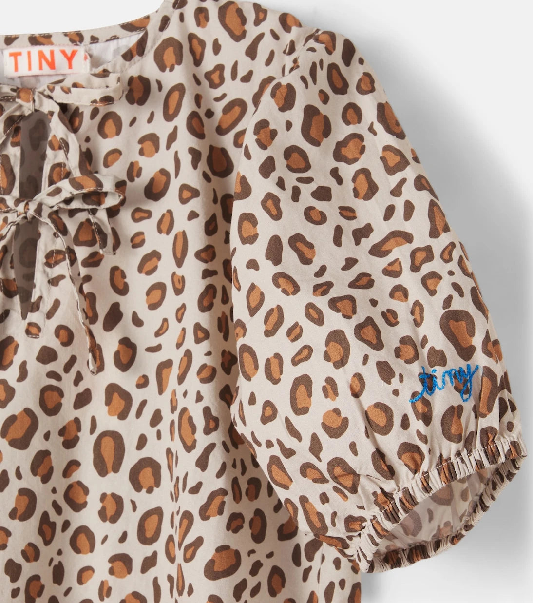 Tinycottons - Fiyonk detaylı leopar desenli pamuklu elbise