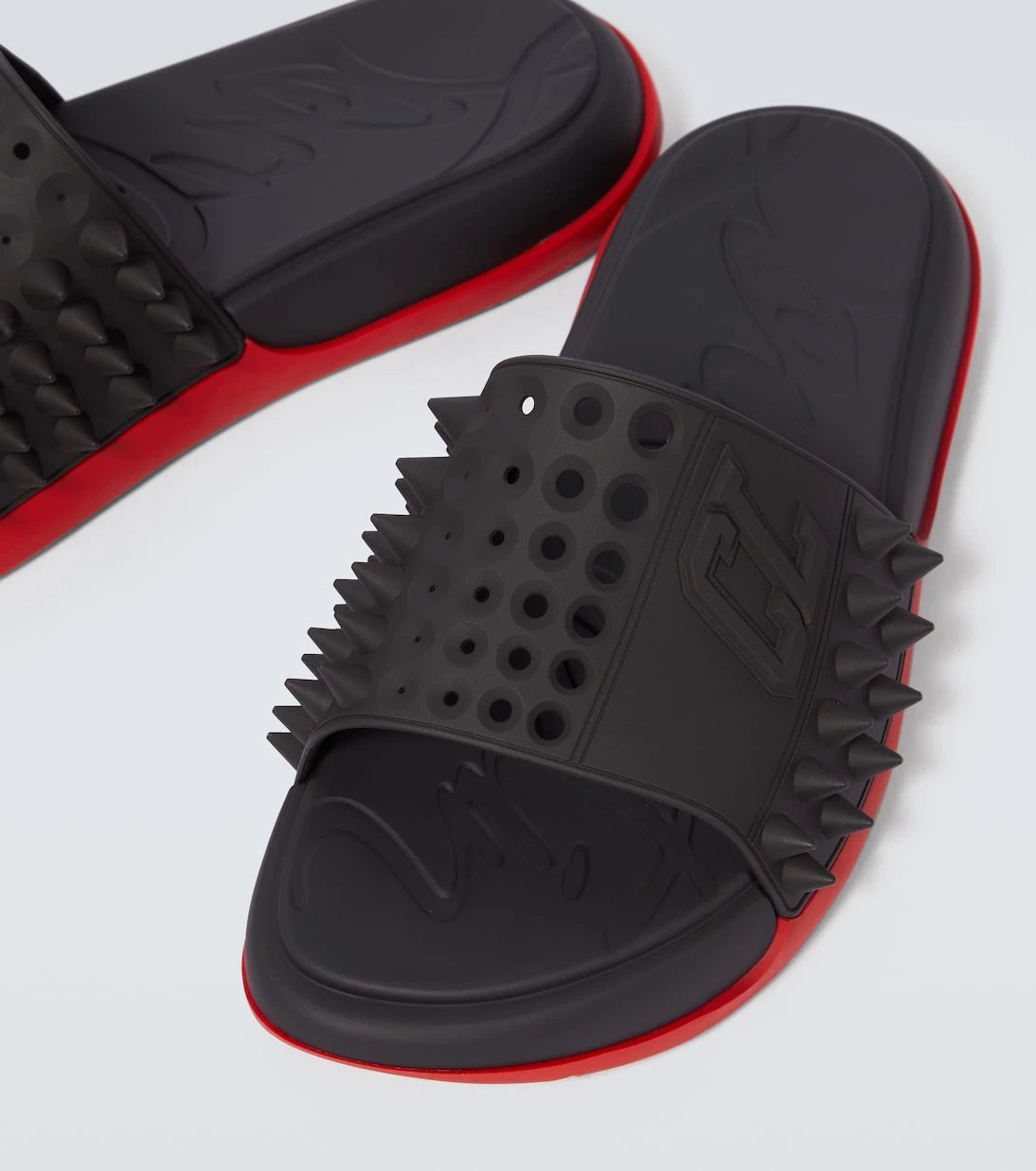 Christian Louboutin - شبشب Take It Easy المرصع بالمسامير