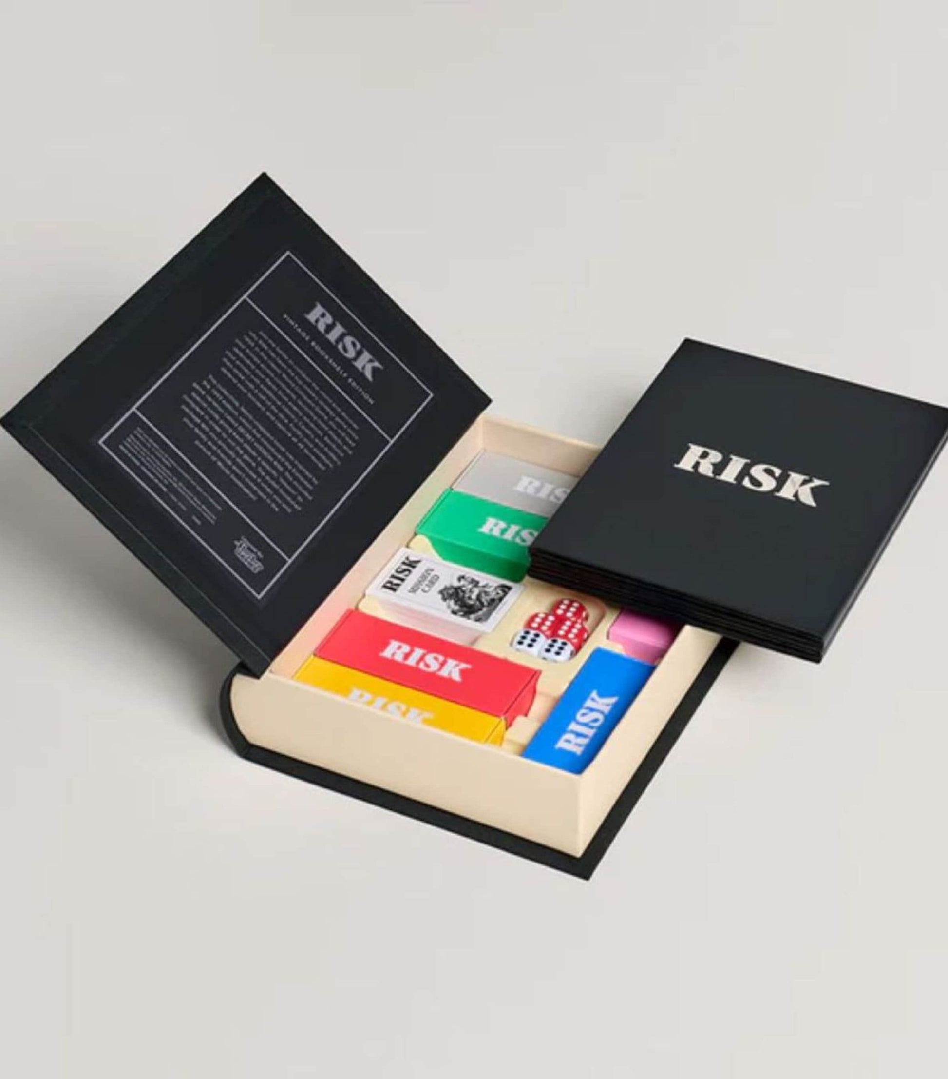 VINTAGE BOOKSHELF Risk Vintage Bookshelf Edition Board Game