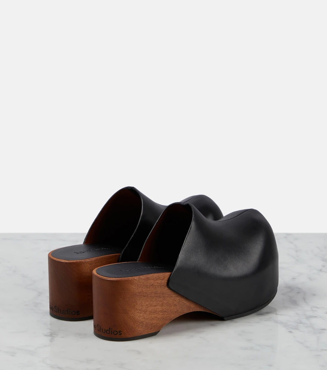 Acne Studios - سدادات جلدية
