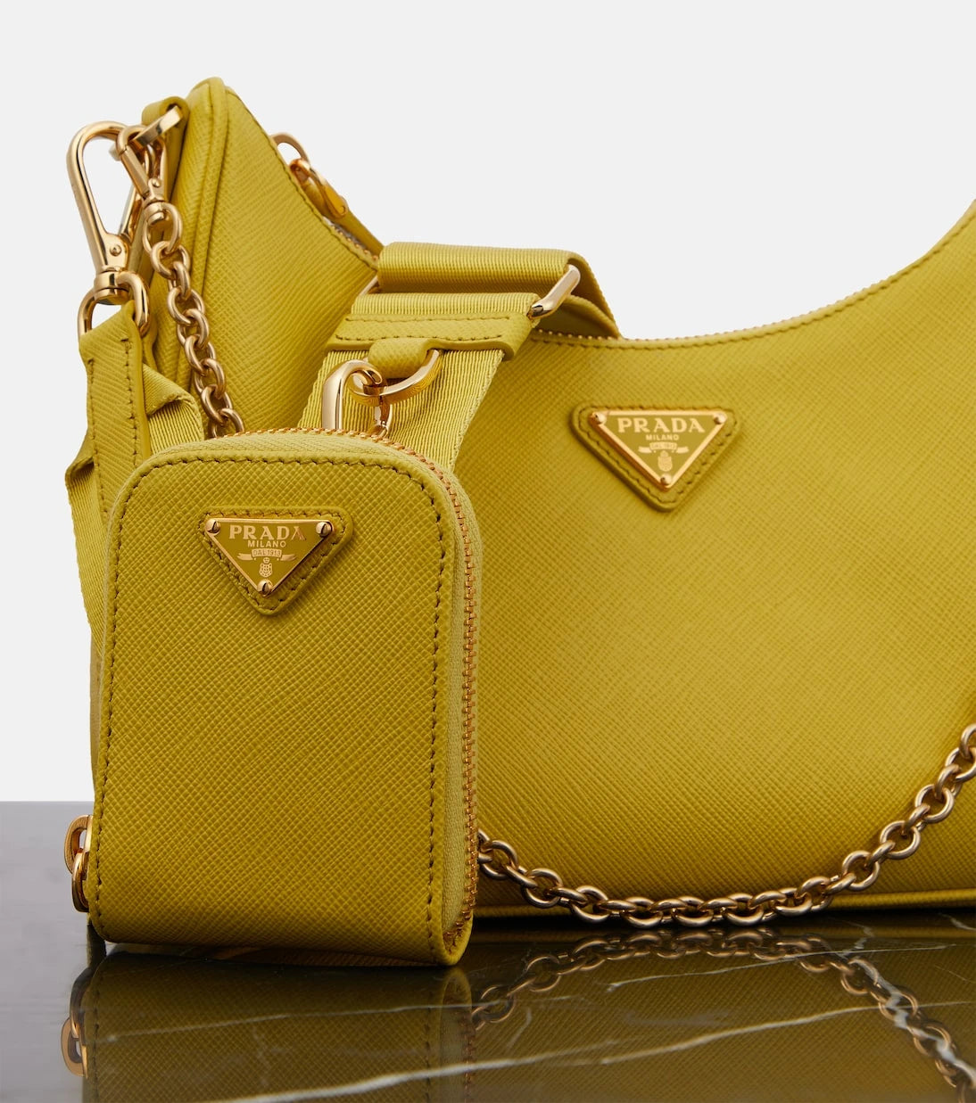 Prada - حقيبة كتف صغيرة Re-Edition 2005 جلدية
