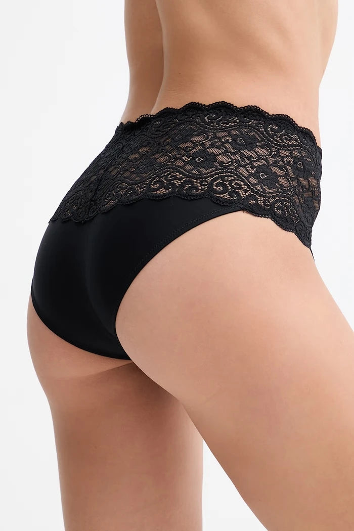Triumph бикини дамски от дантела Amourette