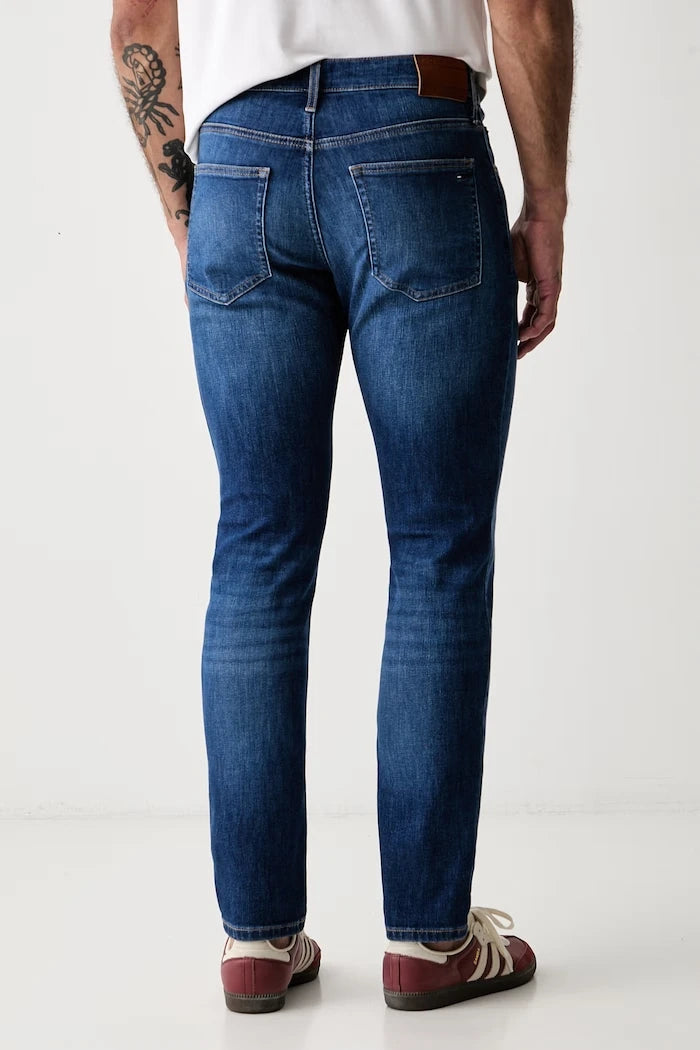Tommy Jeans erkek slim taper jean pantolon