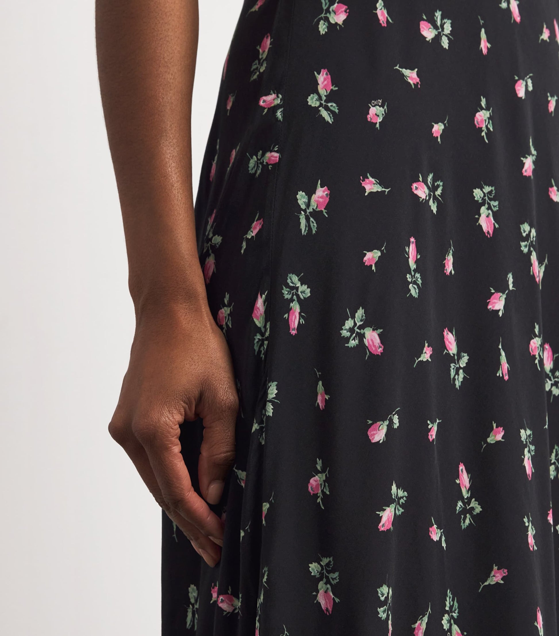 Rose Print Amary Maxi Dress SIENNA BUD BLACK