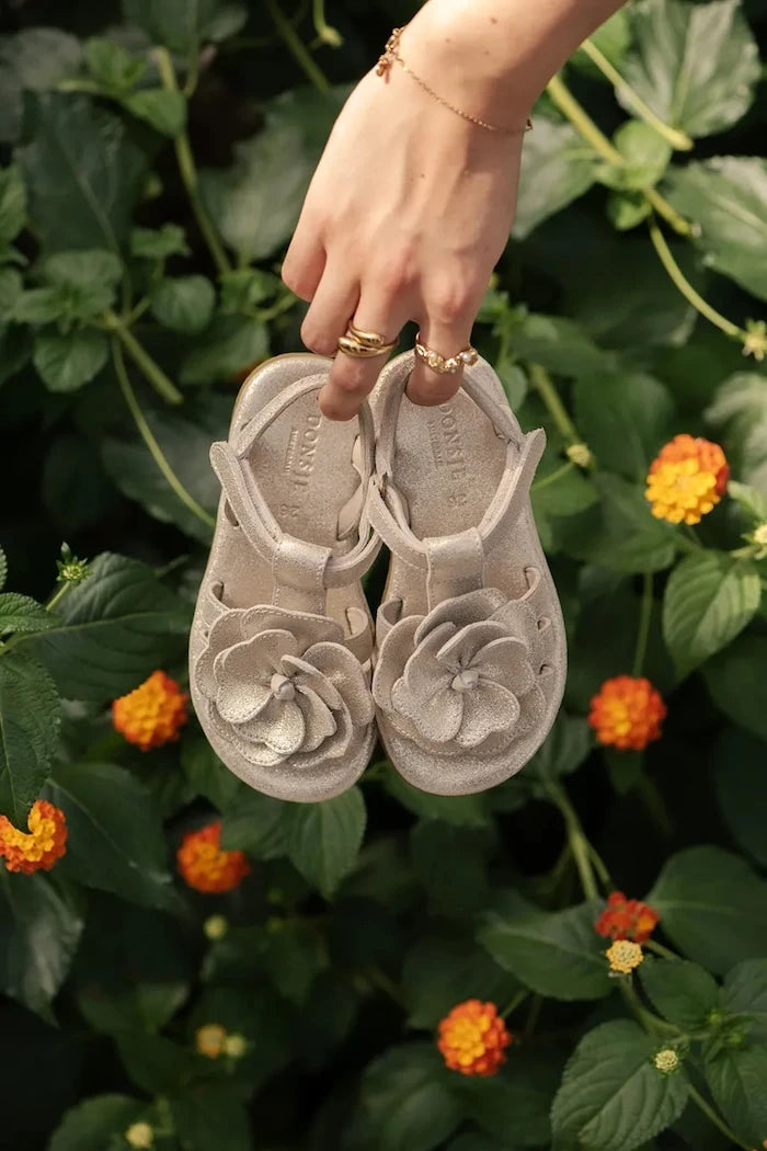 Детски сандали от кожа Donsje Iles Fields Sandals Shimmer Buttercup