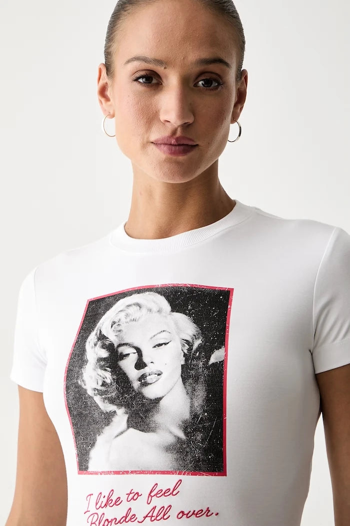 Guess къс топ дамски с вискоза MARILYN MONROE
