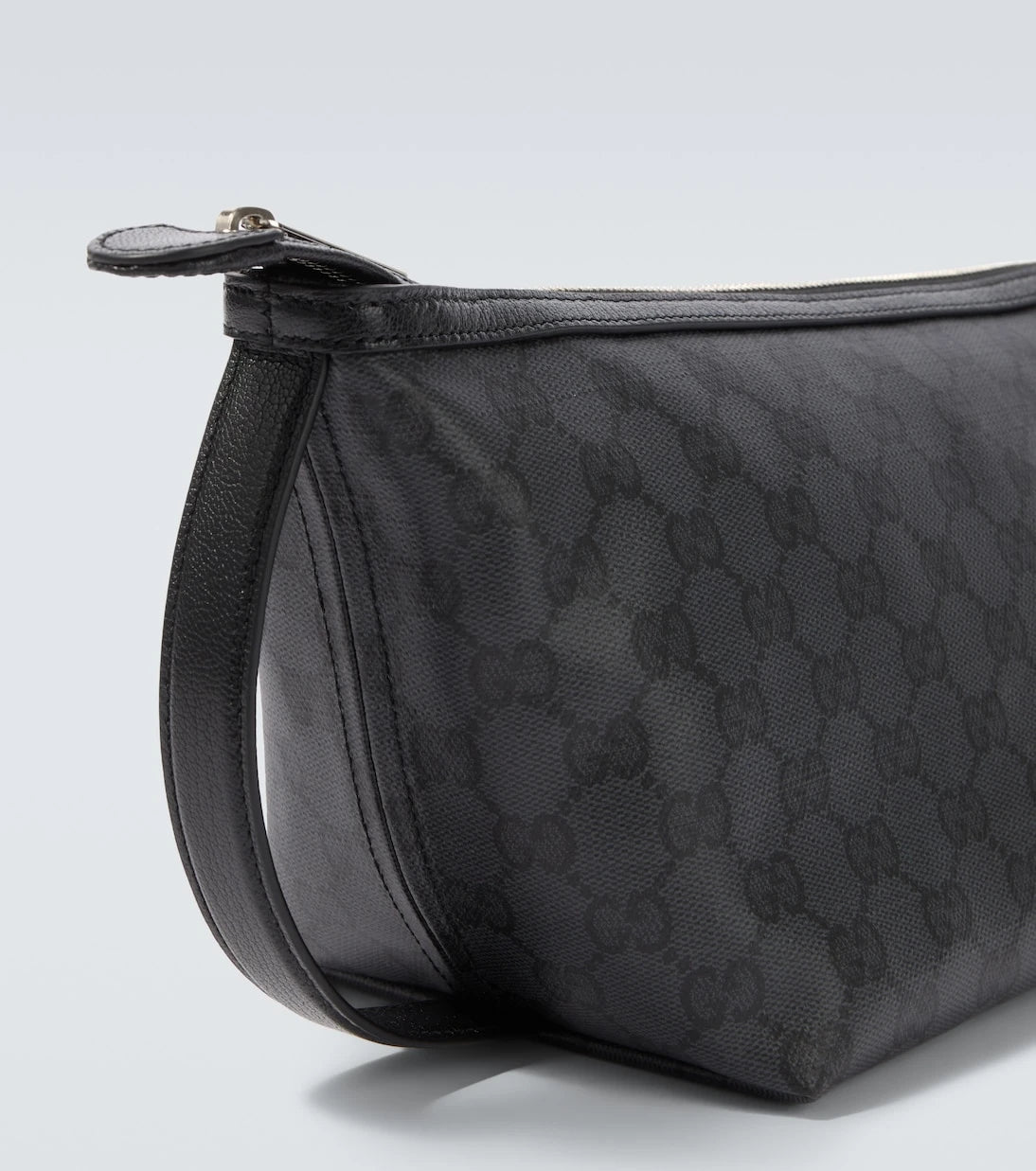 Gucci - Gucci Essence Classic GG canvas toiletry bag