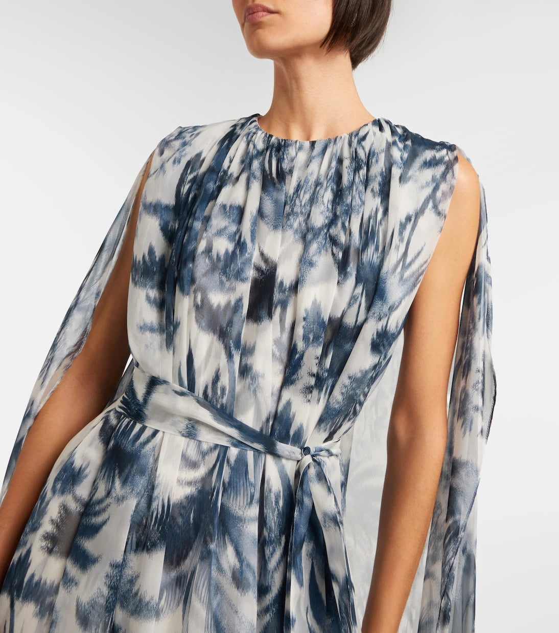 Oscar de la Renta - Caped silk gown