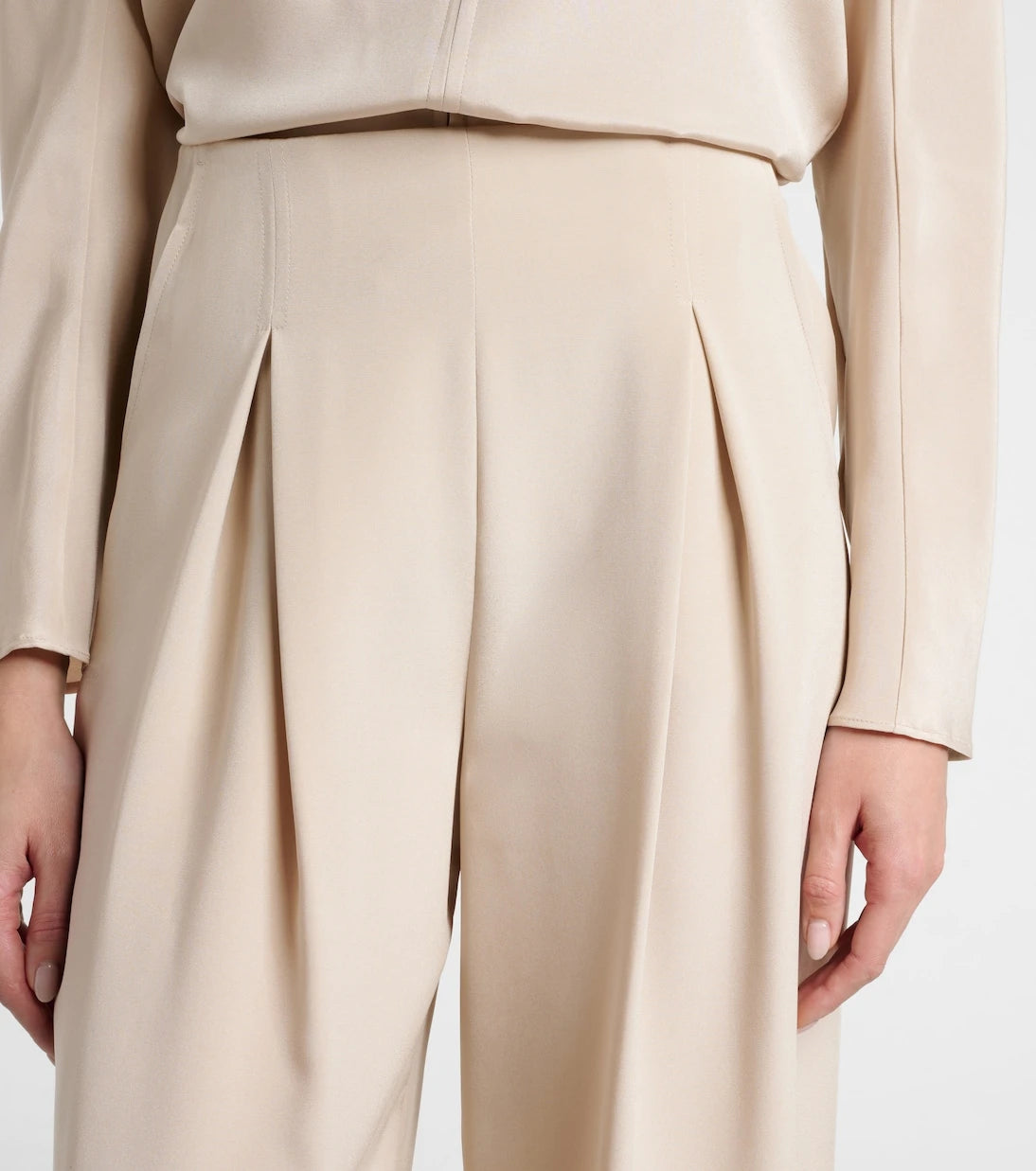 Max Mara - بنطلون بالوديه بقصّة أرجل واسعة من مزيج الحرير ومُزيّن بكسرات
