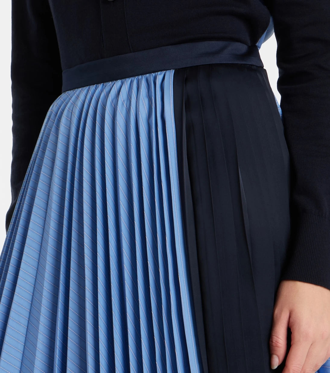 Sacai - Striped cotton-blend poplin midi skirt