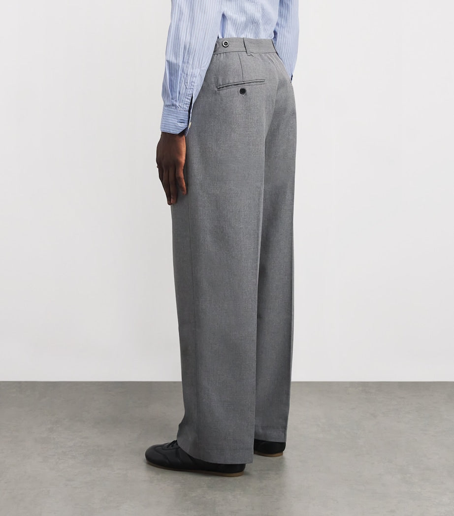 Everyday Wide-Leg Pleated Trousers