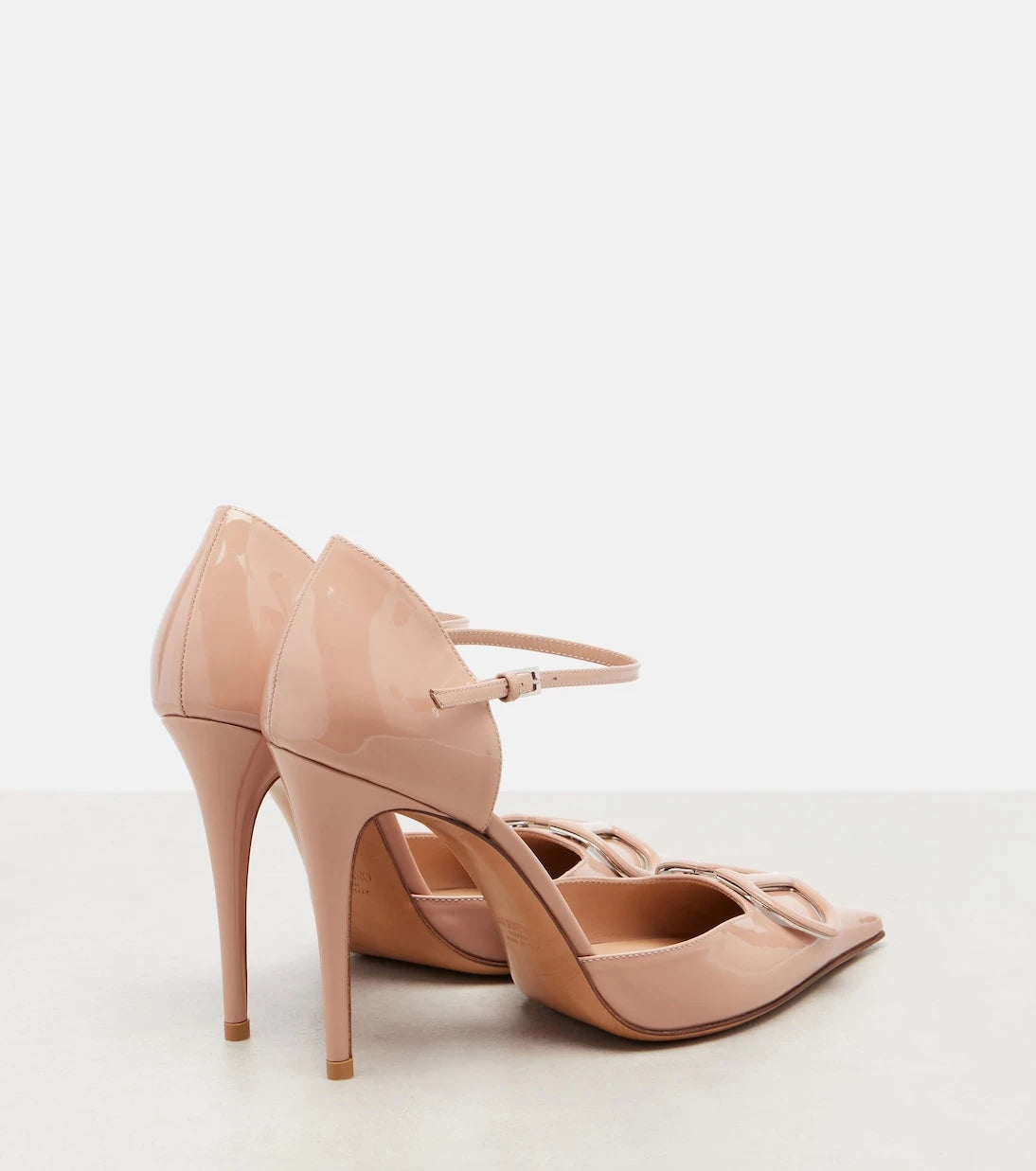 Valentino Garavani - VLogo 100 patent leather pumps