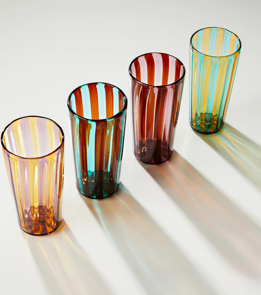 Akua Objects - طقم أوجوستا من 4 أكواب مخططة