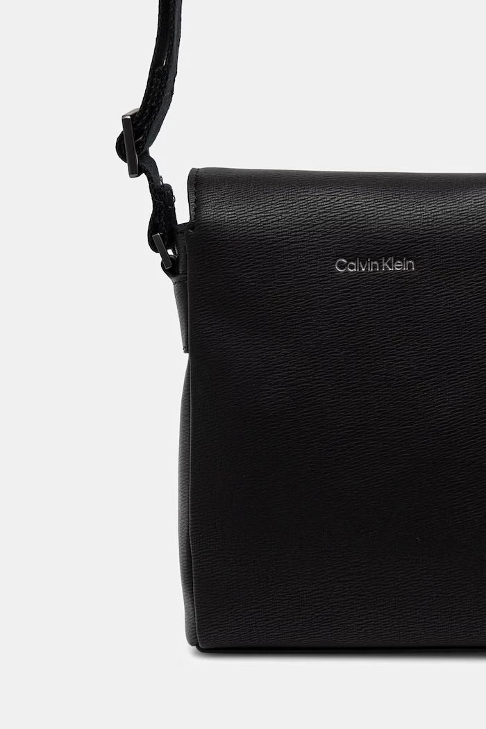 Calvin Klein erkek suni deri omuz çantası
