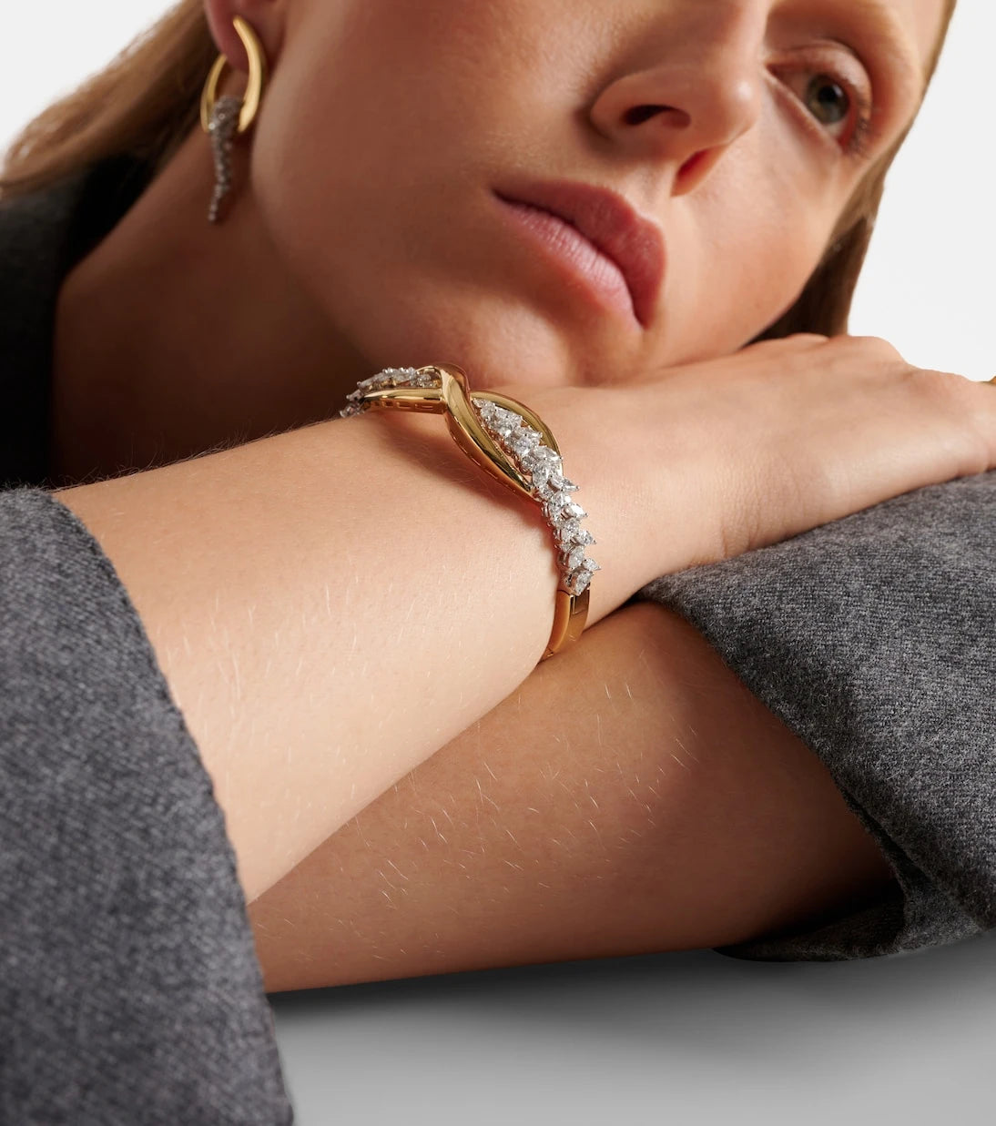Yeprem - Golden Strada 18kt gold bangle with diamonds
