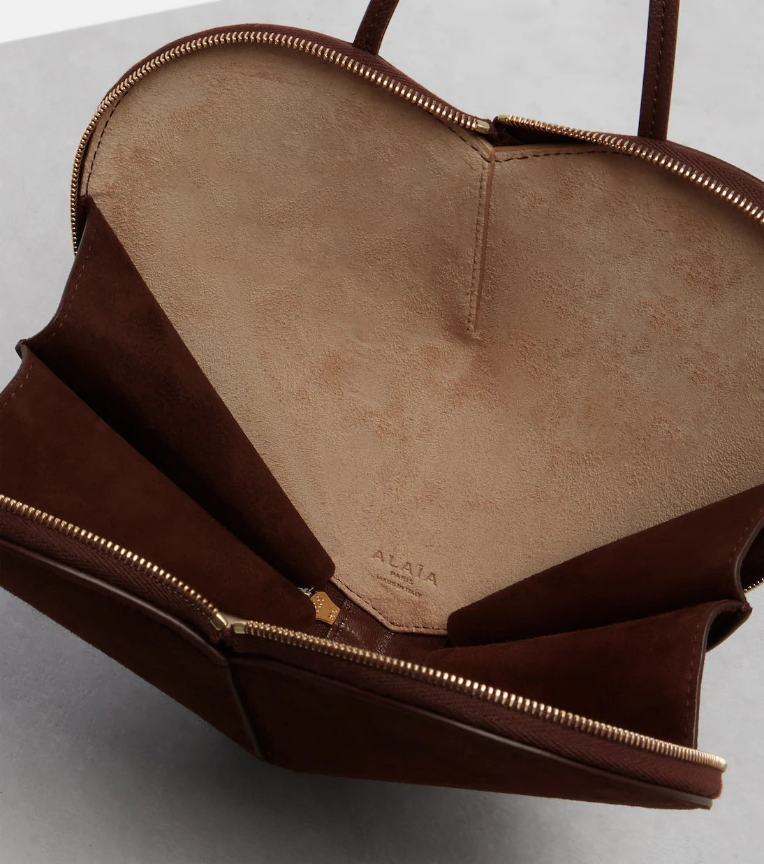 Alaïa - Le Cœur Small leather and suede shoulder bag