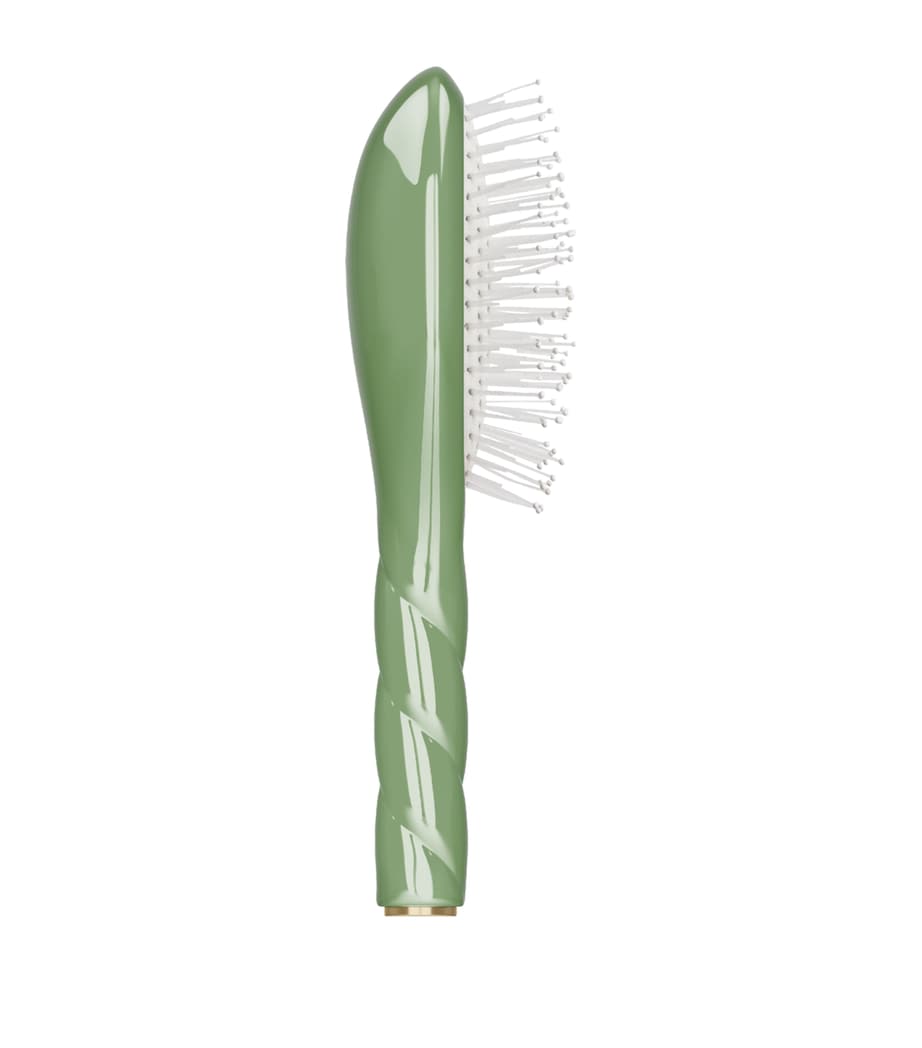 N.04 The Miracle Petite Brush