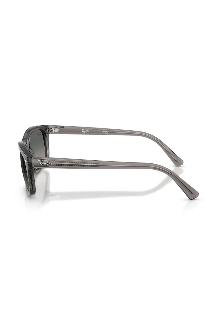 Ray-Ban güneş gözlüğü
