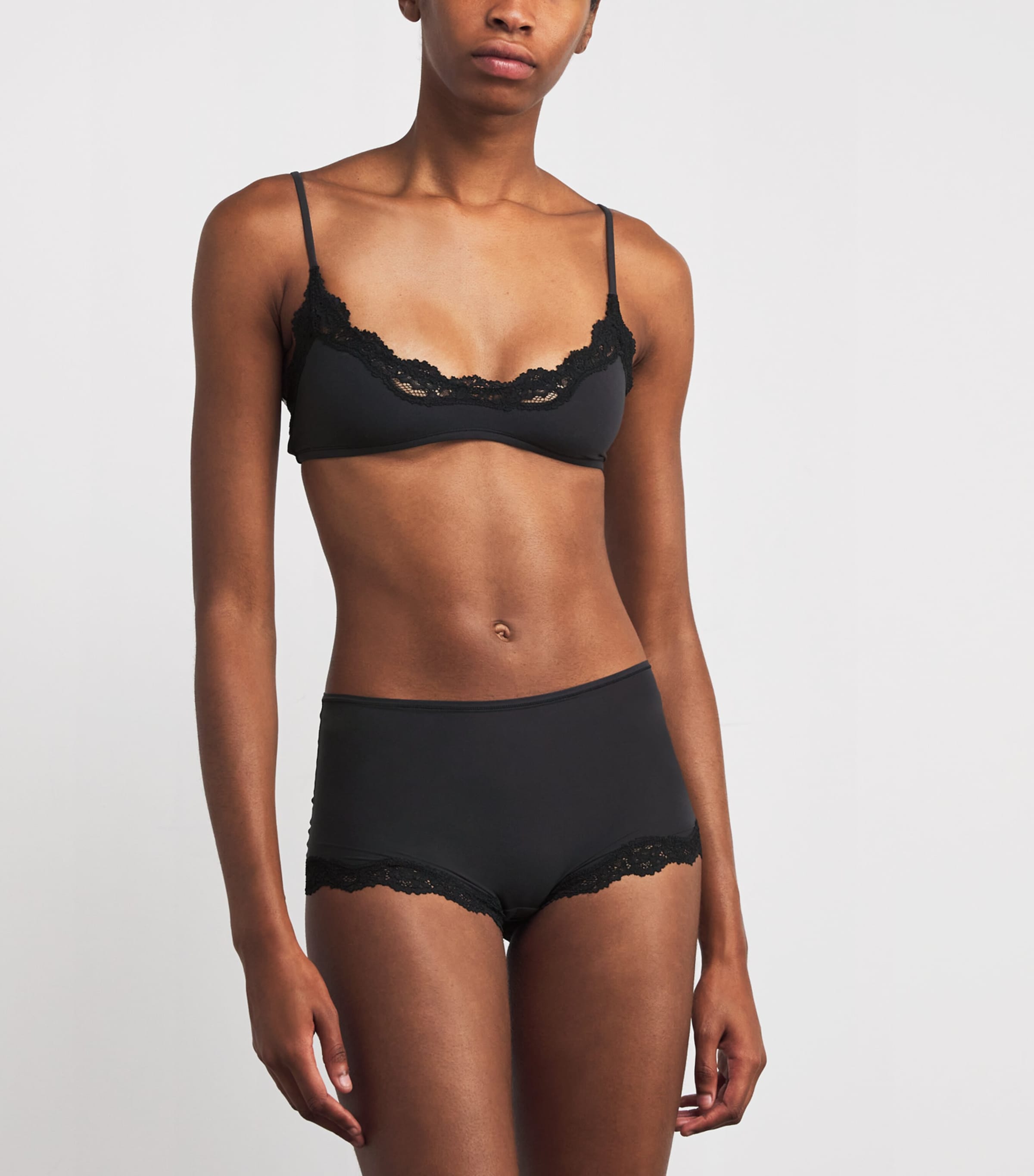 Black Fits Everybody Scoop-Neck Bralette