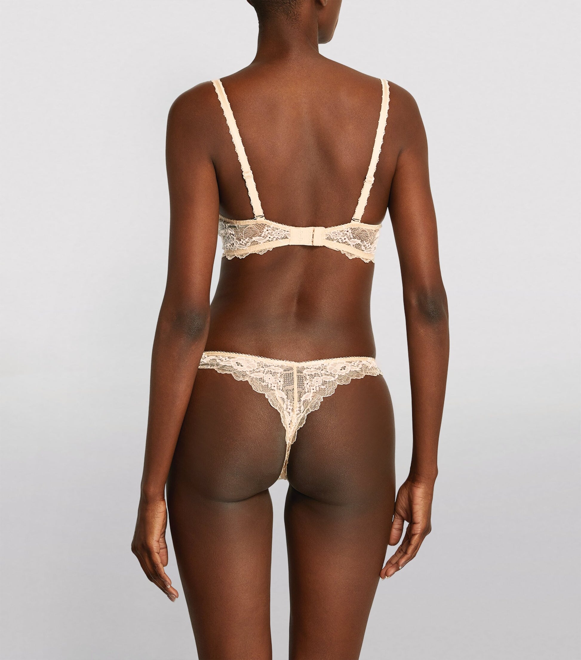 Wacoal Nude Lace Perfection Low-Rise Tanga