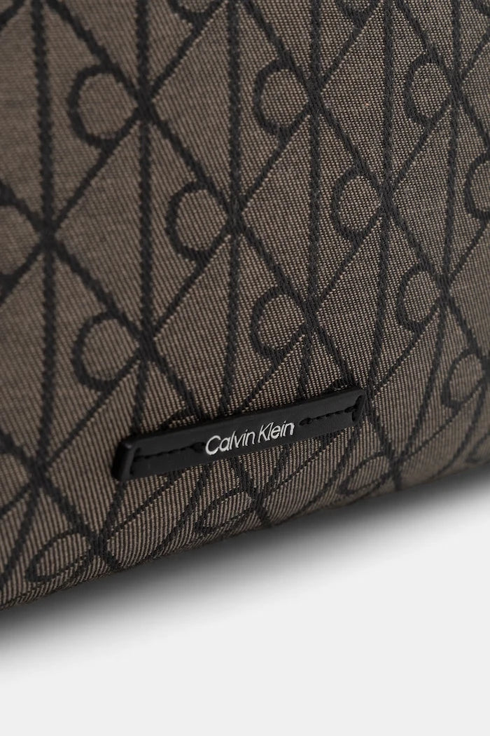 Calvin Klein Kadın Alışveriş Çantası