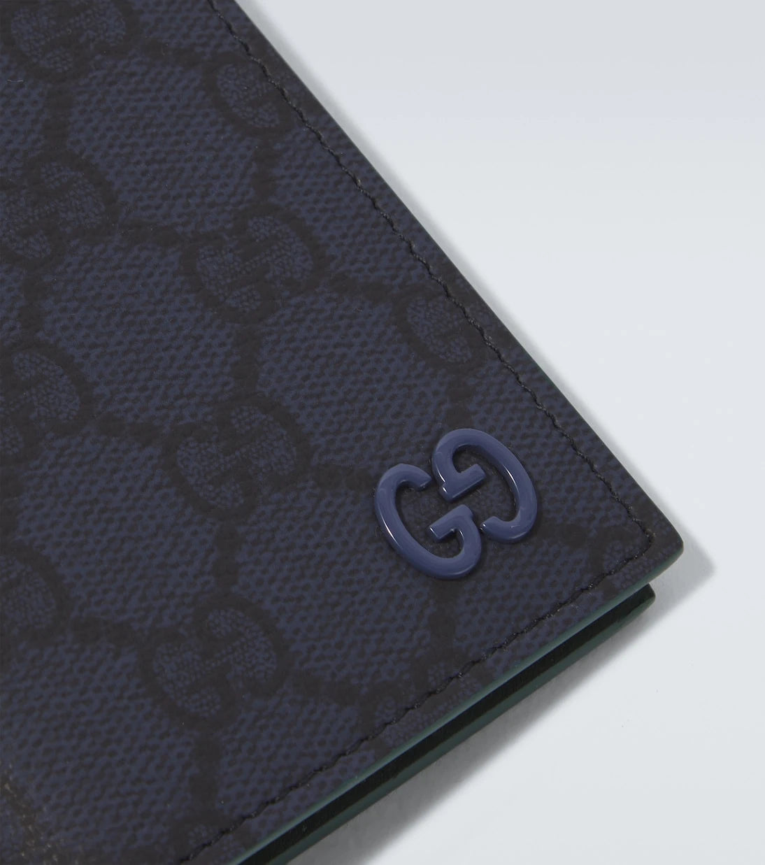 غوتشي - حامل البطاقات بنقشة GG Monogram