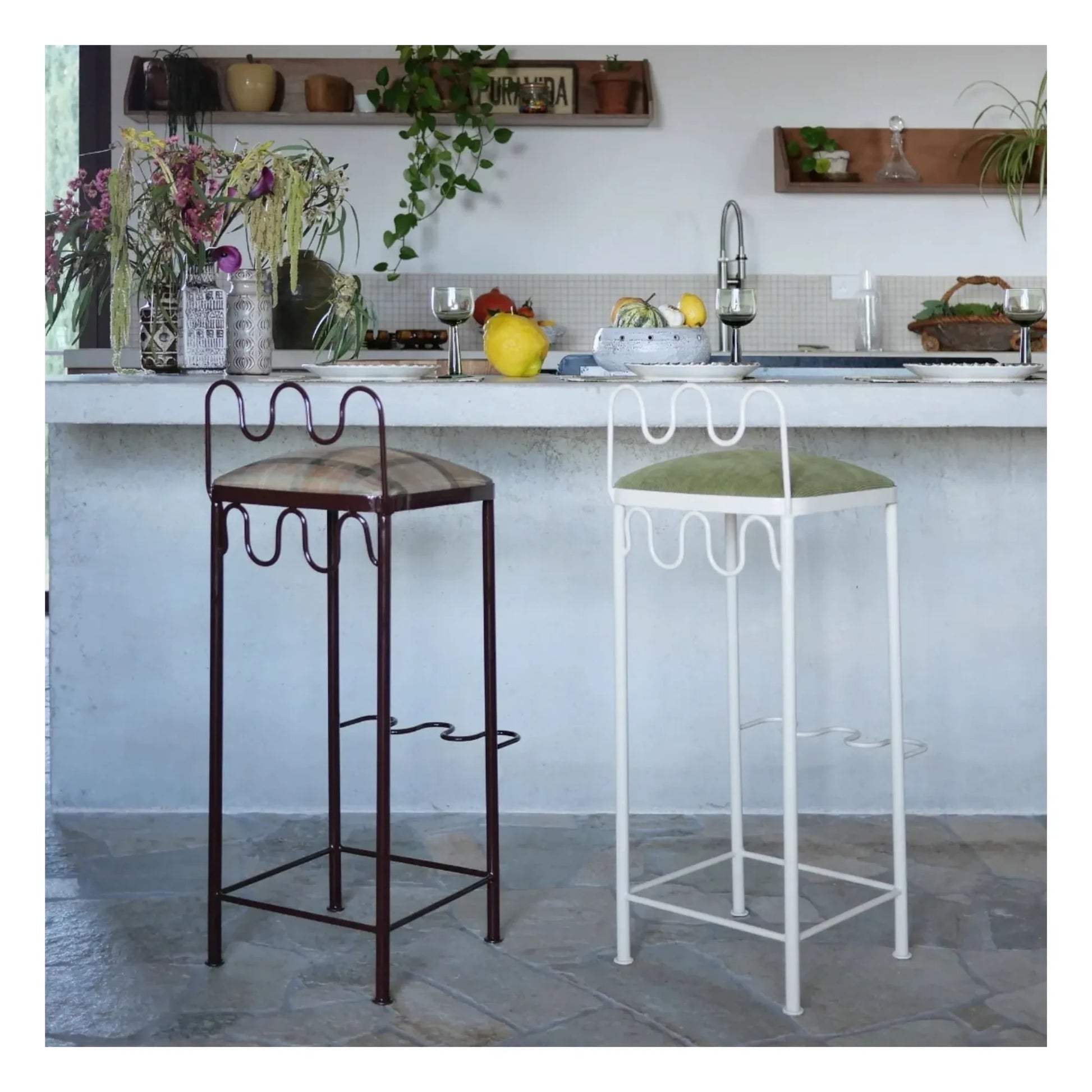Honoré - Dolores bar stool in water-repellent fabric   | Khaki