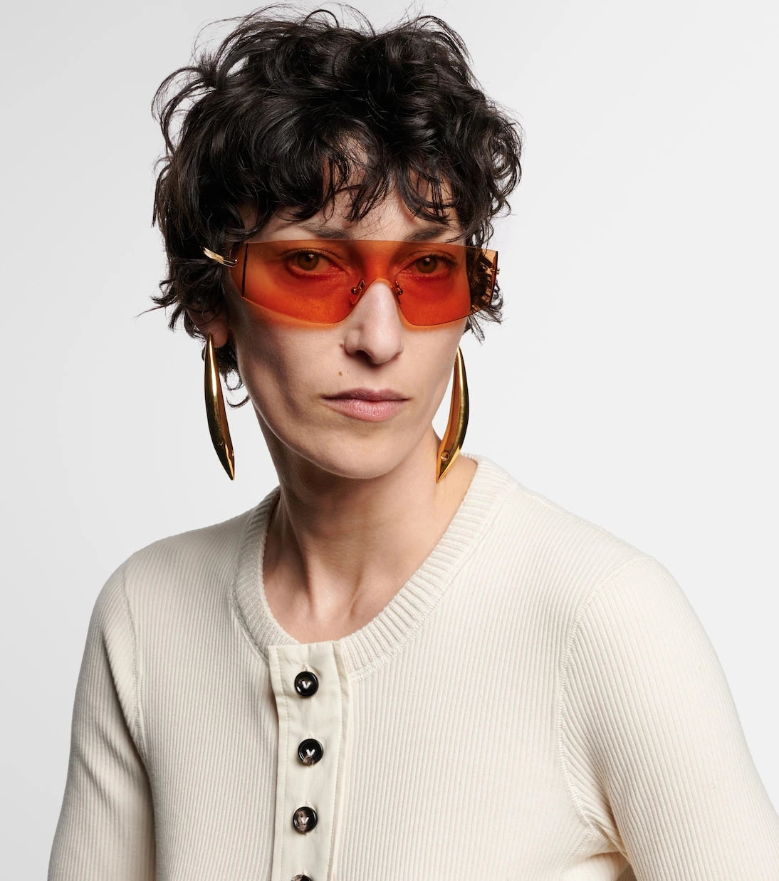 Bottega Veneta - نظارة شمسية واقية بتصميم مستقبلي