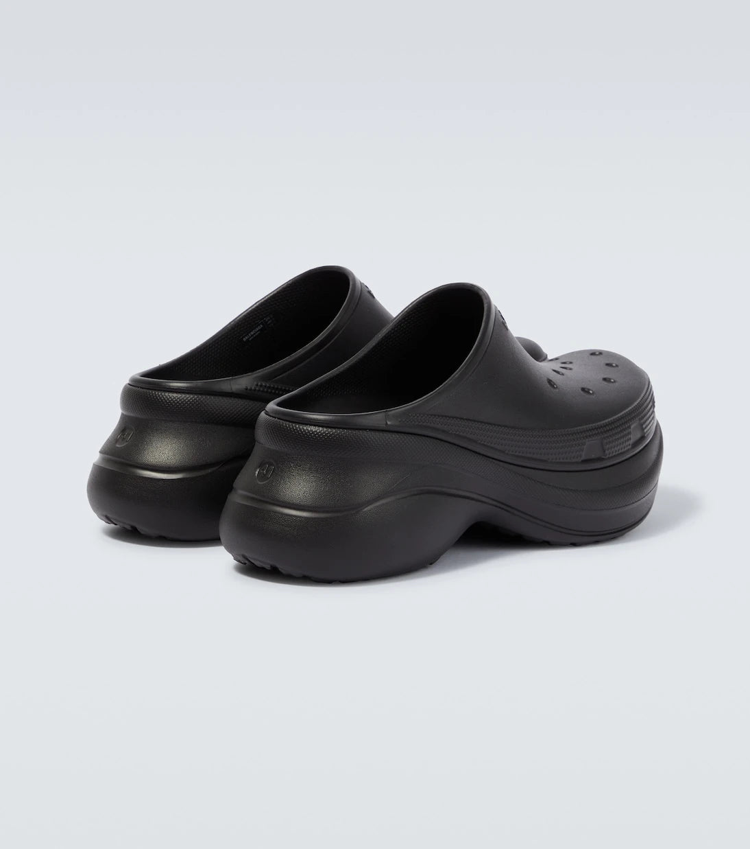 Balenciaga - x Crocs platform slides