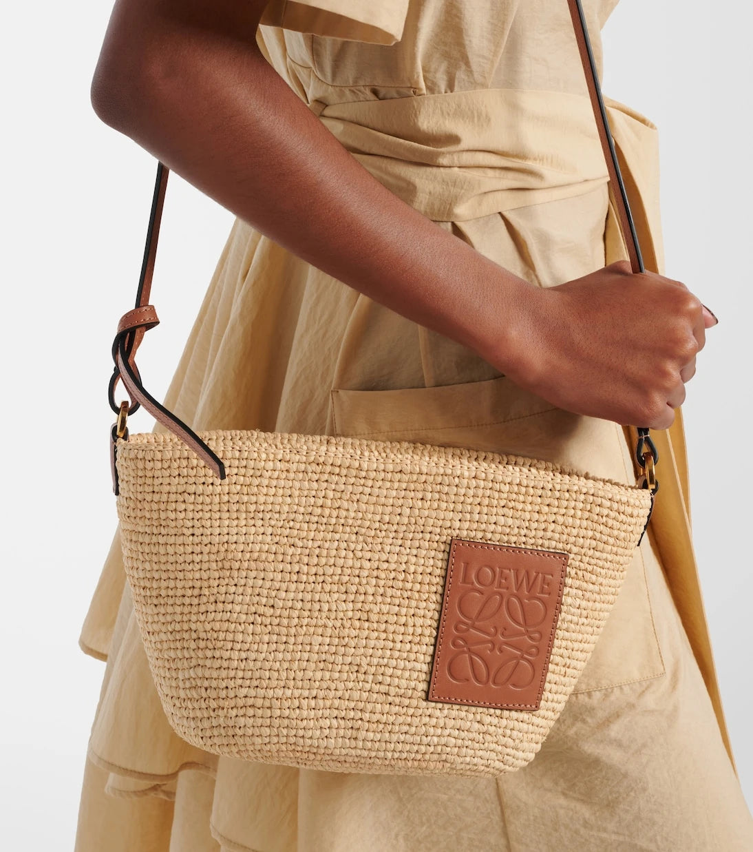 Loewe - حقيبة كتف مشقوقة Paula’s Ibiza