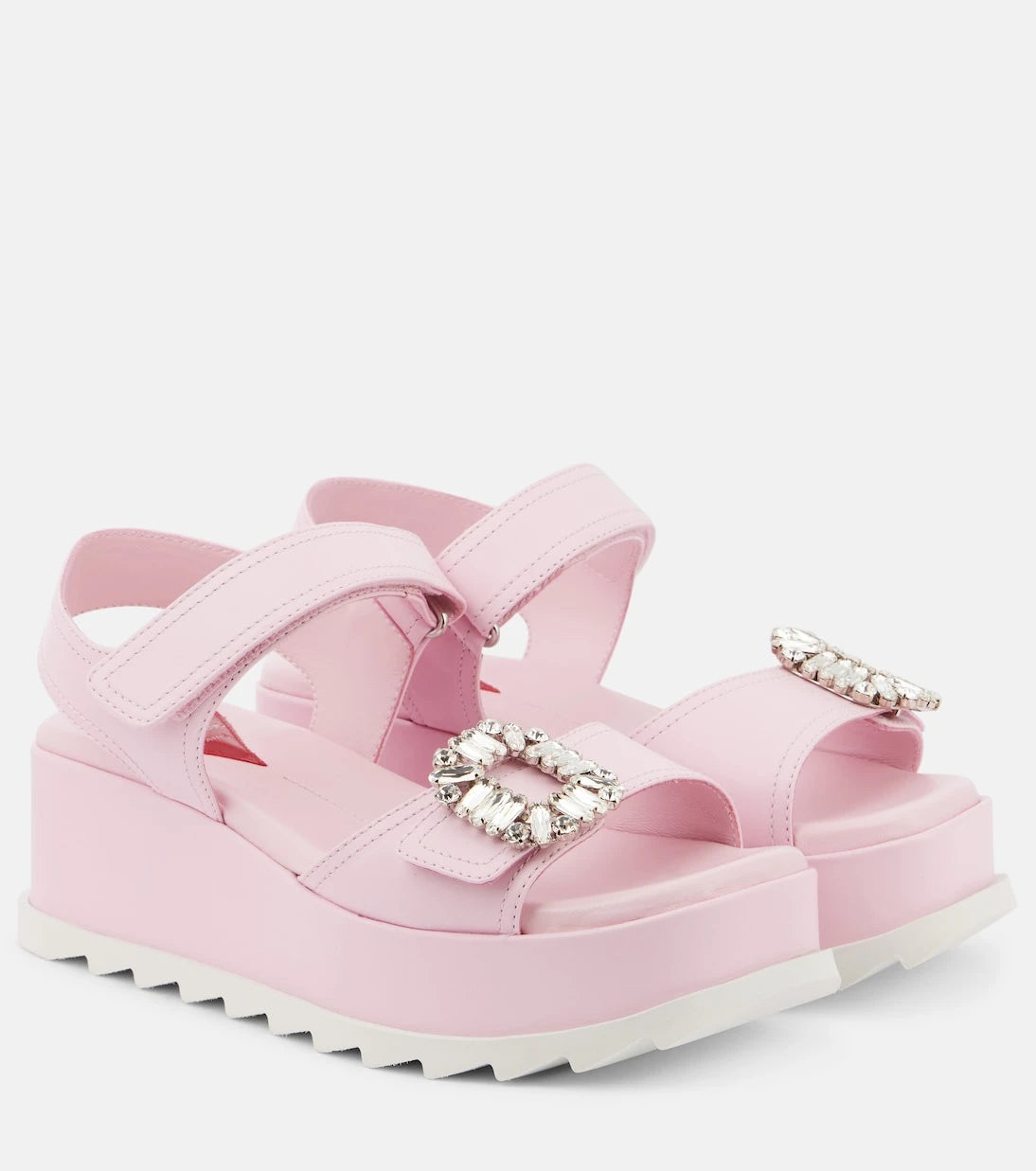 Roger Vivier - صنادل جلدية مزينة بكعب بلاتفورم
