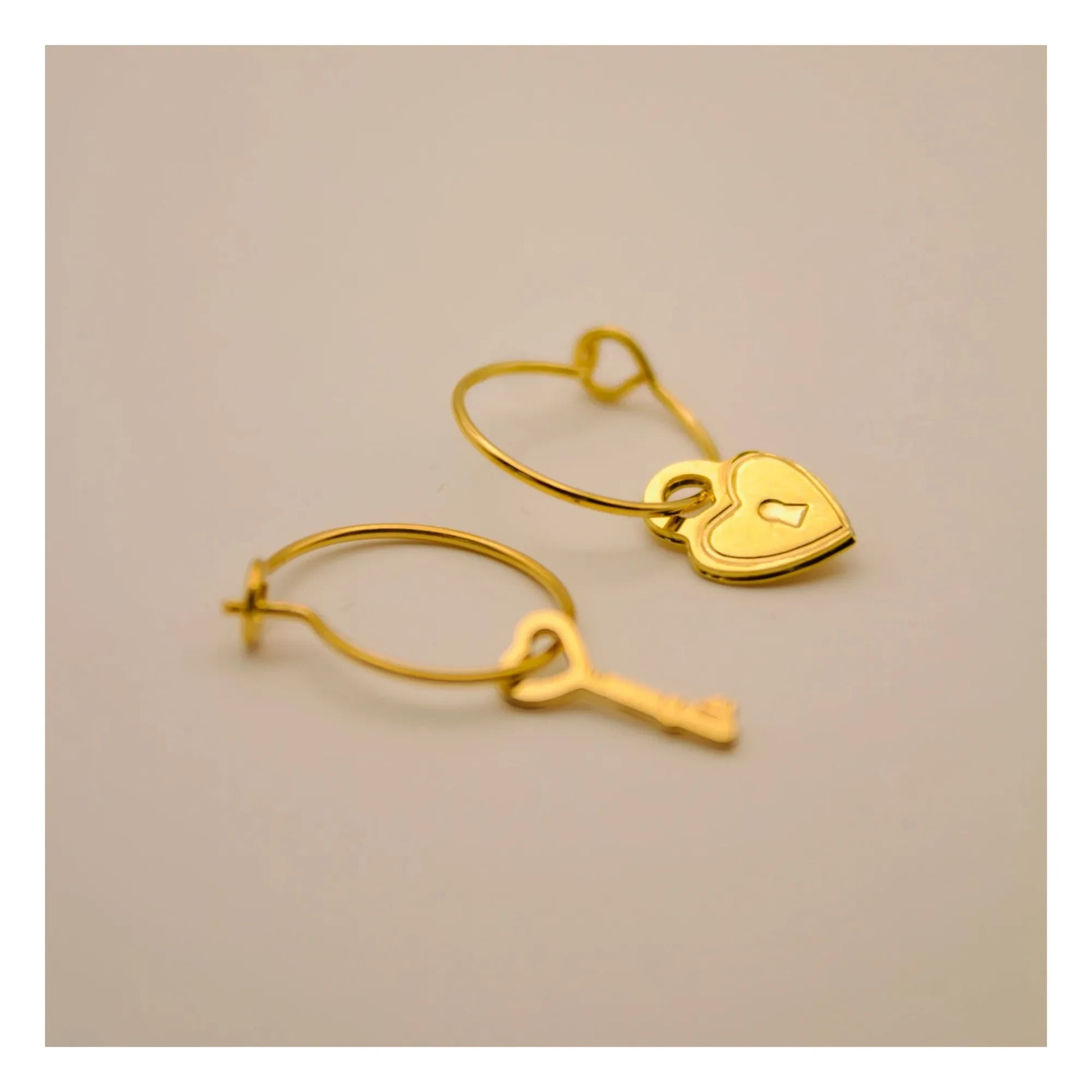 Adorabili - Secret Mini Creoles | Gold