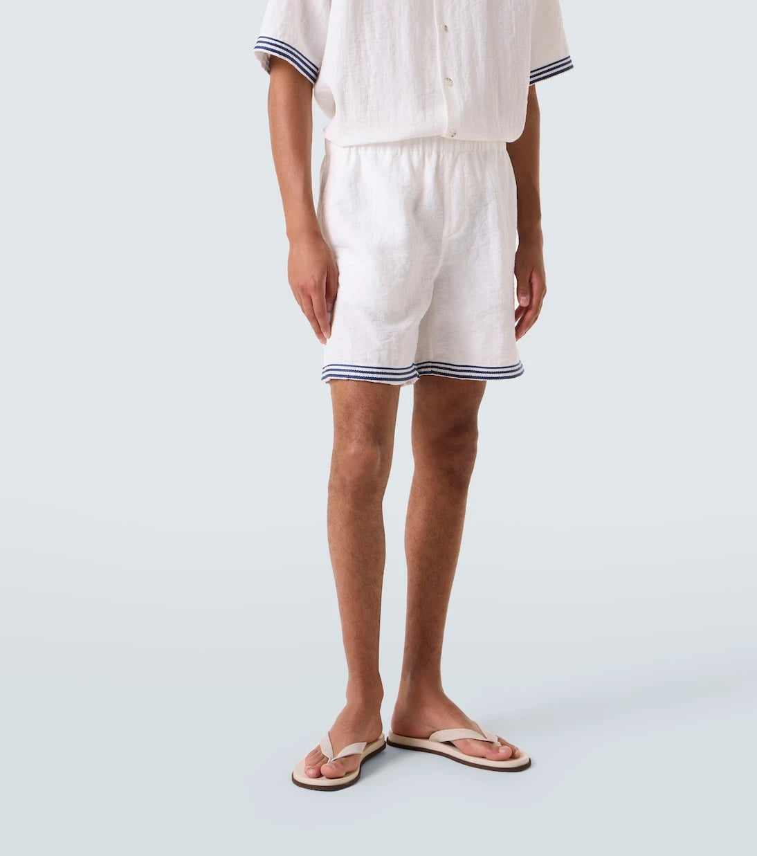 Commas - Embroidered shorts